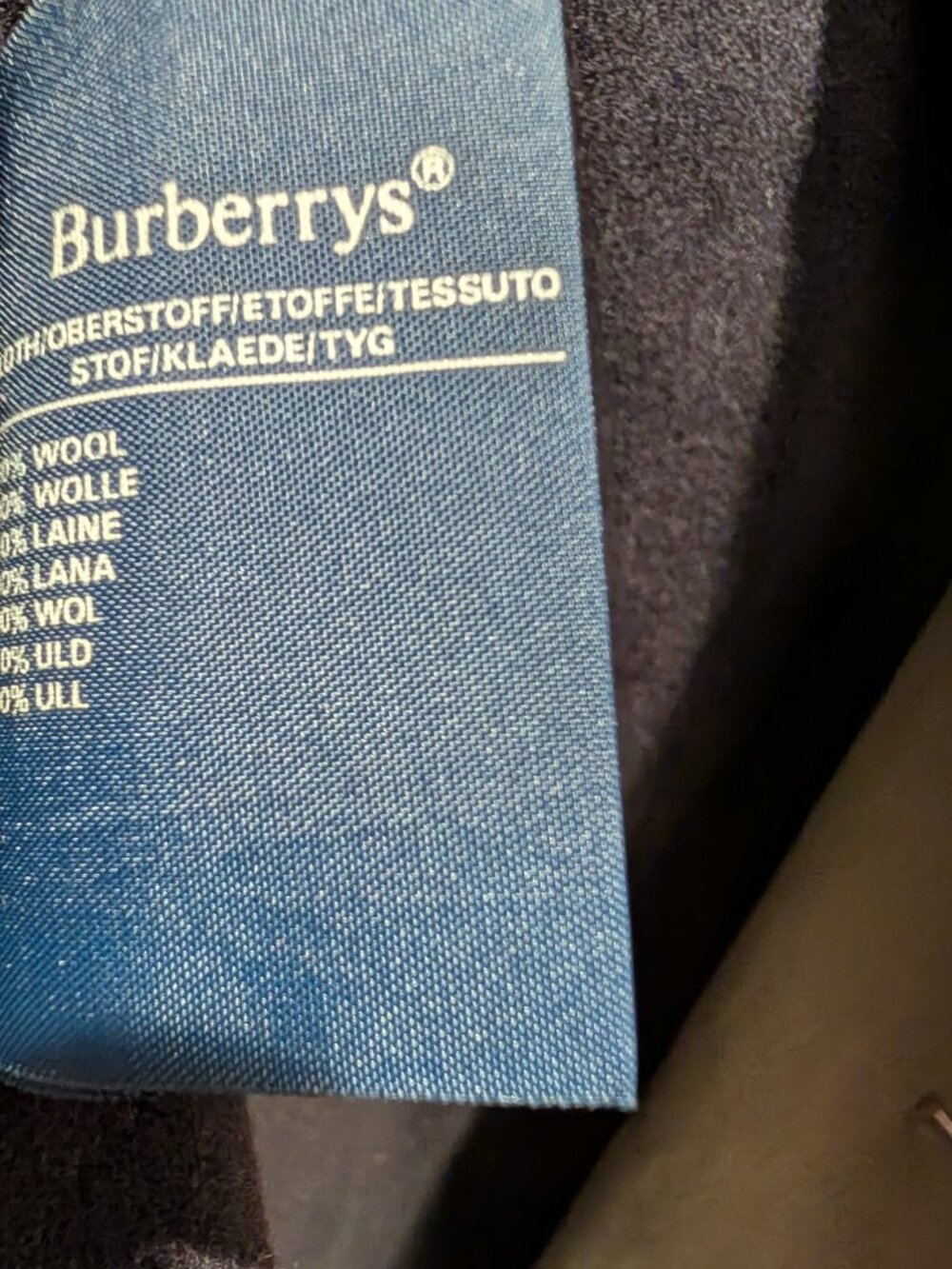 Classic Burberry Kensington trench coat - Picture 4 of 4